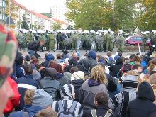 Blockade in der Zetkin-Straße, Bild von der ADF, 640x480, 139 KB