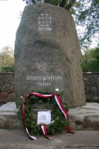Nazi bis in den Tod II - Kranz für Altnazi Remer in Burg Stargard