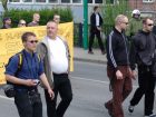 Norman Runge (links) bei Neonazi-Demo am 01. Mai in Neubrandenburg